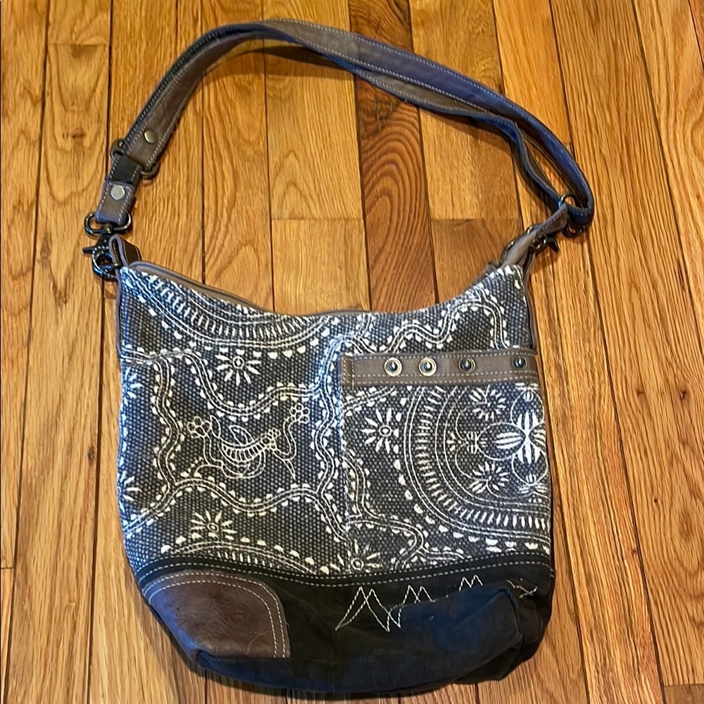 Stylish Browns d Cream Myra Women's Bag
